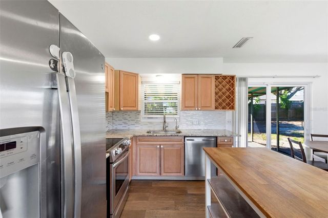 6522 112TH STREET, Seminole, FL 33772