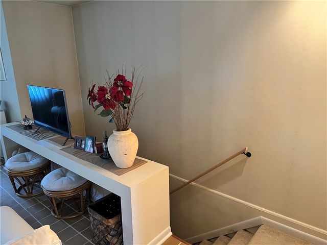 19 E Greenville Dr, Greenville Boro, PA 16125