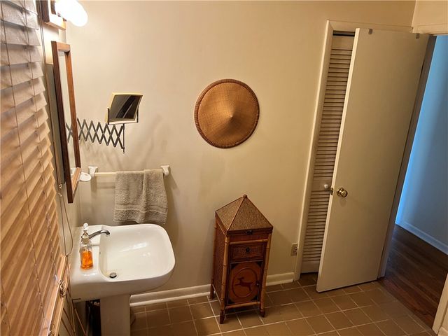 19 E Greenville Dr, Greenville Boro, PA 16125