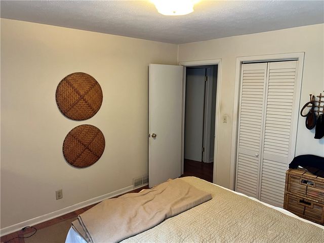 19 E Greenville Dr, Greenville Boro, PA 16125