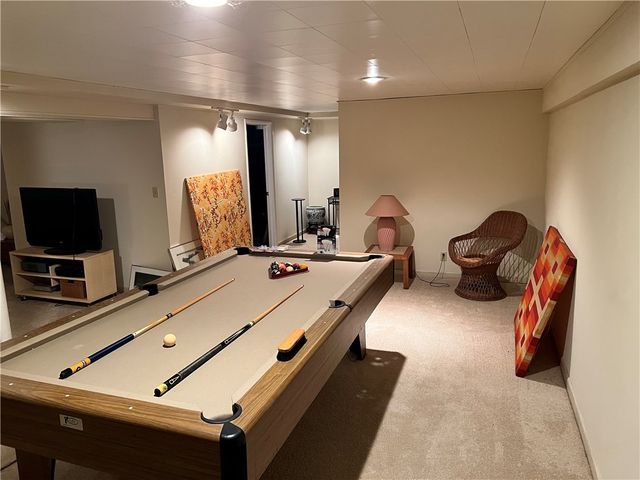 19 E Greenville Dr, Greenville Boro, PA 16125