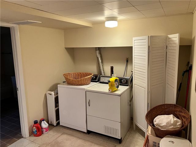 19 E Greenville Dr, Greenville Boro, PA 16125