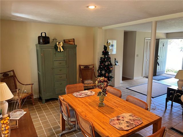 19 E Greenville Dr, Greenville Boro, PA 16125