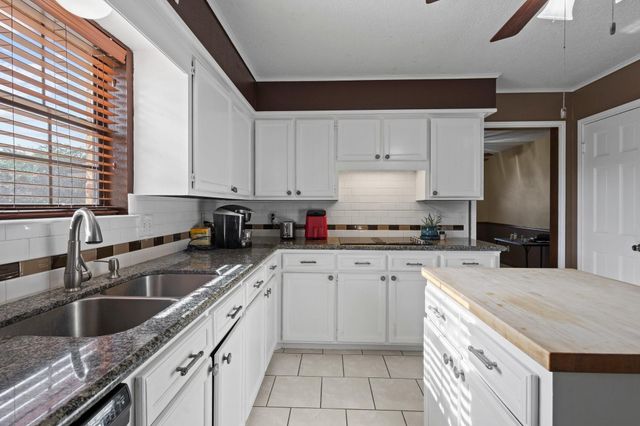 6995 Limerick Drive, Beaumont, TX 77706
