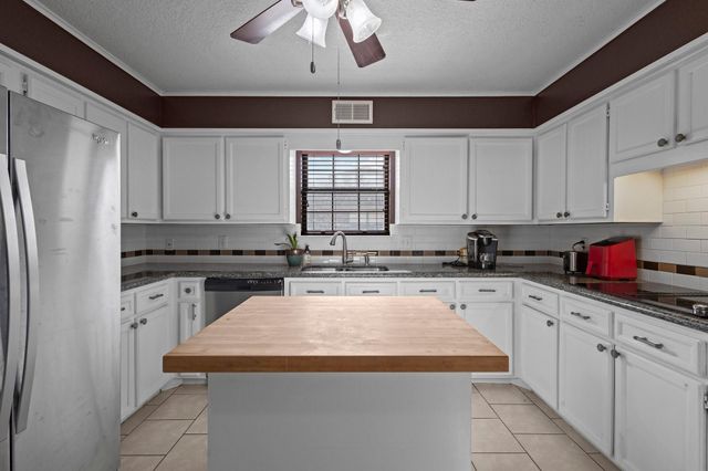 6995 Limerick Drive, Beaumont, TX 77706