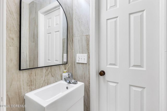 50 Westbrook Road, Howell, NJ 07731