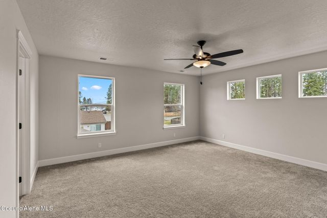 8882 CALIFORNIA ST, Rathdrum, ID 83858