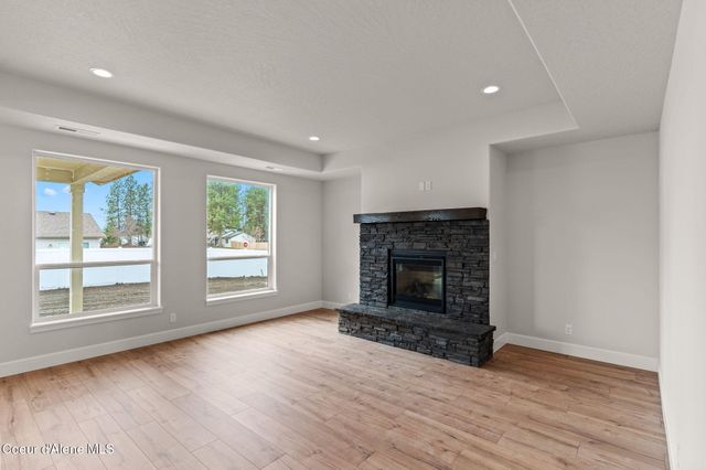 8882 CALIFORNIA ST, Rathdrum, ID 83858