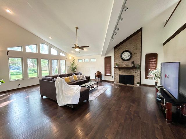 2193 Olde Sawmill Boulevard, Dublin, OH 43016