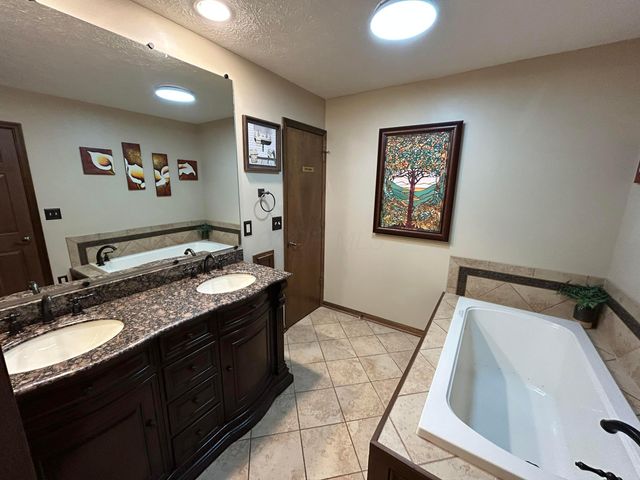 2193 Olde Sawmill Boulevard, Dublin, OH 43016