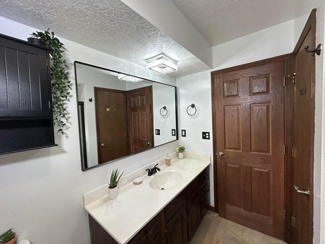 2193 Olde Sawmill Boulevard, Dublin, OH 43016