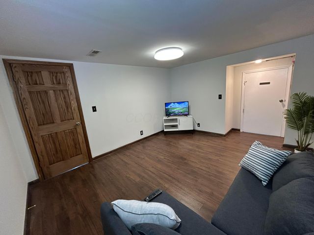 2193 Olde Sawmill Boulevard, Dublin, OH 43016