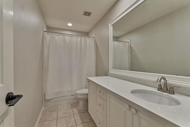 93 N Apple Springs Circle, The Woodlands, TX 77382
