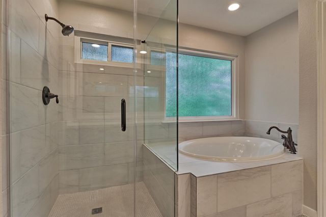 93 N Apple Springs Circle, The Woodlands, TX 77382