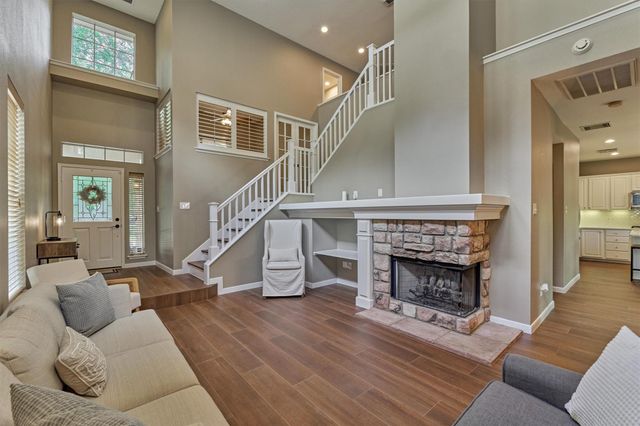 93 N Apple Springs Circle, The Woodlands, TX 77382