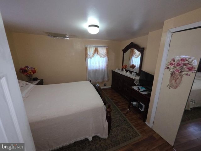1142 CHESTNUT ST, Darby, PA 19023