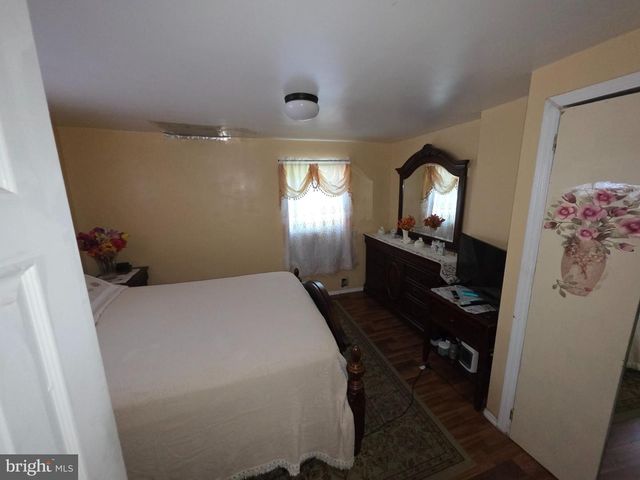 1142 CHESTNUT ST, Darby, PA 19023