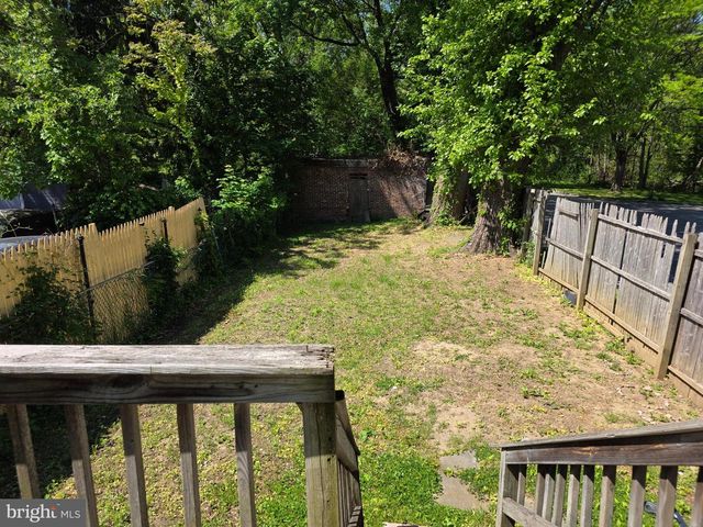 1142 CHESTNUT ST, Darby, PA 19023