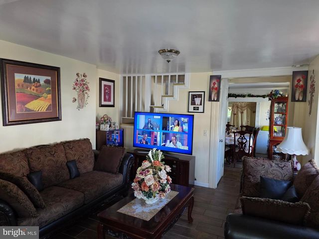 1142 CHESTNUT ST, Darby, PA 19023