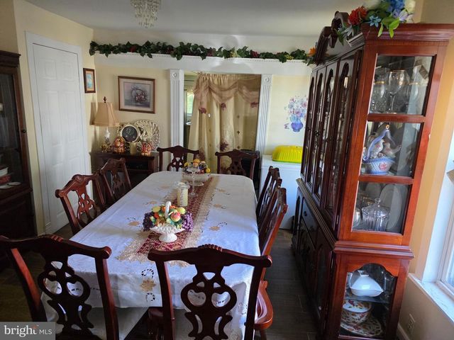 1142 CHESTNUT ST, Darby, PA 19023