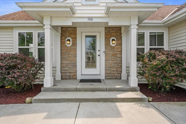 706 Sierra STREET, Hartford, WI 53027