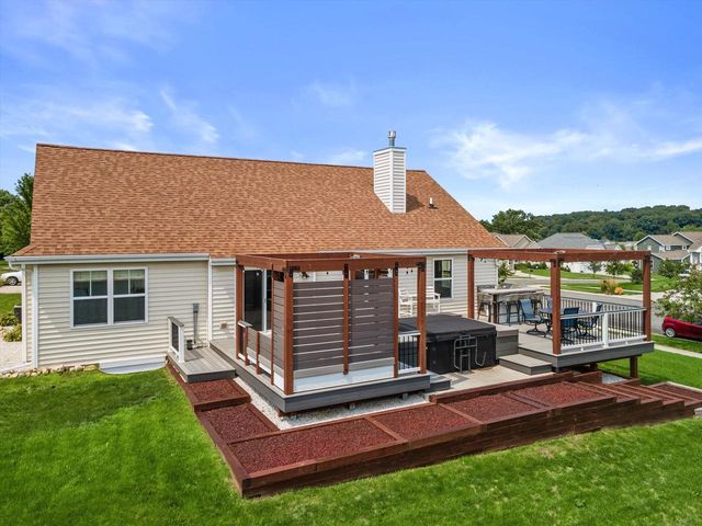 706 Sierra STREET, Hartford, WI 53027