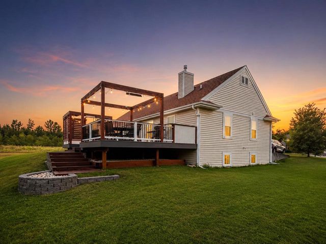 706 Sierra STREET, Hartford, WI 53027