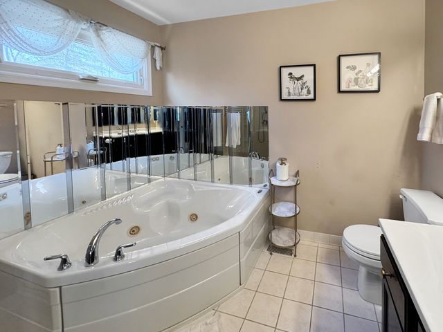 324 Chesapeake Lane, Bloomingdale, IL 60108