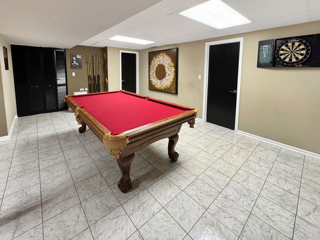 324 Chesapeake Lane, Bloomingdale, IL 60108