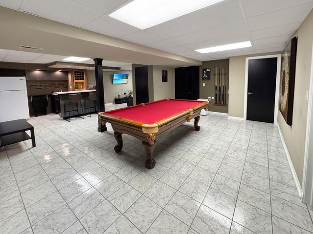 324 Chesapeake Lane, Bloomingdale, IL 60108