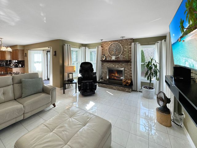 324 Chesapeake Lane, Bloomingdale, IL 60108