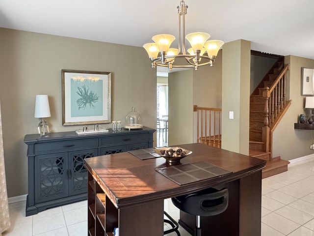 324 Chesapeake Lane, Bloomingdale, IL 60108