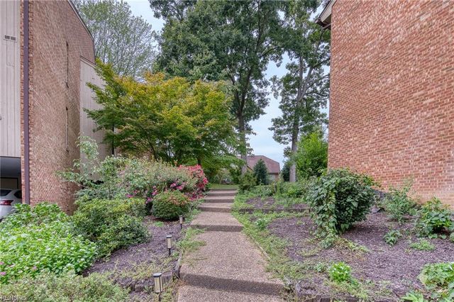 376 Merrimac Trl Unit 223, Williamsburg, VA 23185