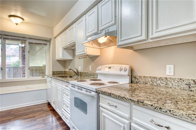 376 Merrimac Trl Unit 223, Williamsburg, VA 23185