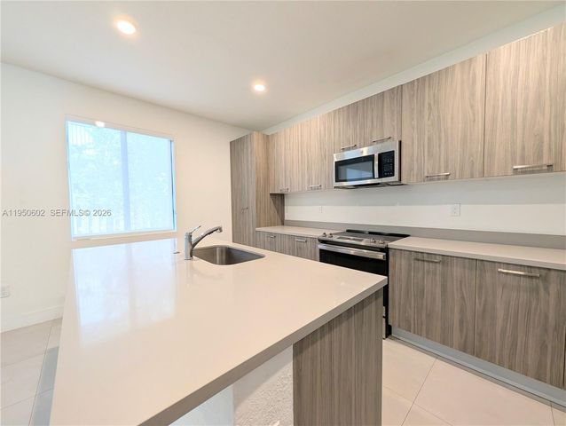 13644 SW 157th Ct, Miami, FL 33196