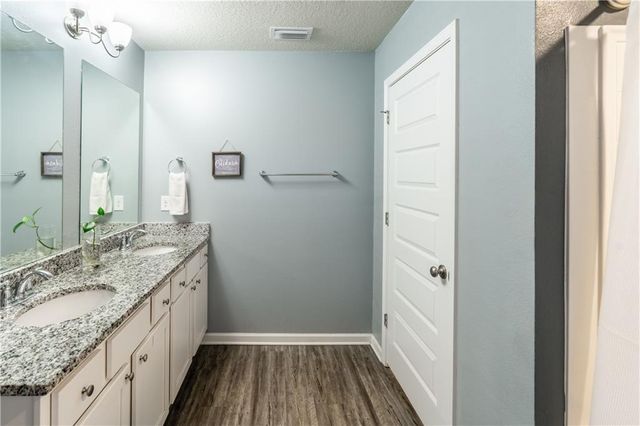 10720 Burlington N Way, Mobile, AL 36608