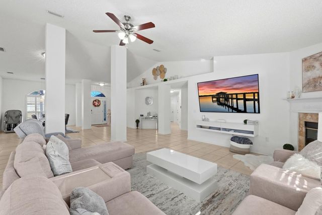 6 REYBURY LANE, Palm Coast, FL 32164