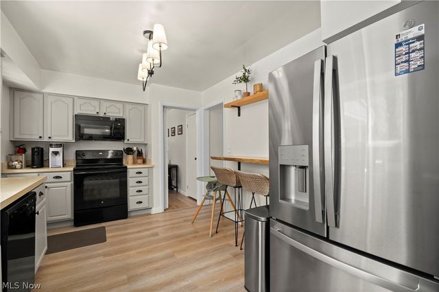 6052 Highland Road, Highland Heights, OH 44143