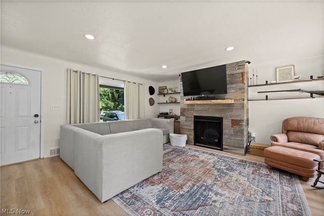 6052 Highland Road, Highland Heights, OH 44143