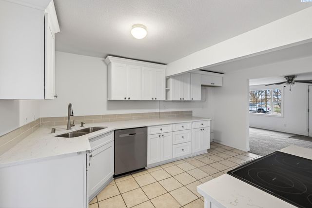 901 13th Street, Benton City, WA 99320