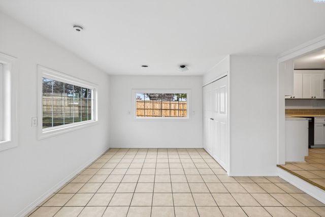 901 13th Street, Benton City, WA 99320