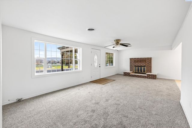 901 13th Street, Benton City, WA 99320