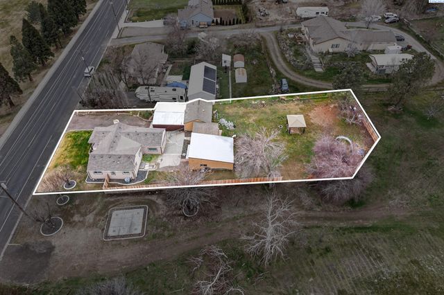 901 13th Street, Benton City, WA 99320