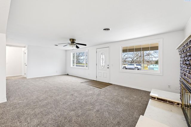 901 13th Street, Benton City, WA 99320