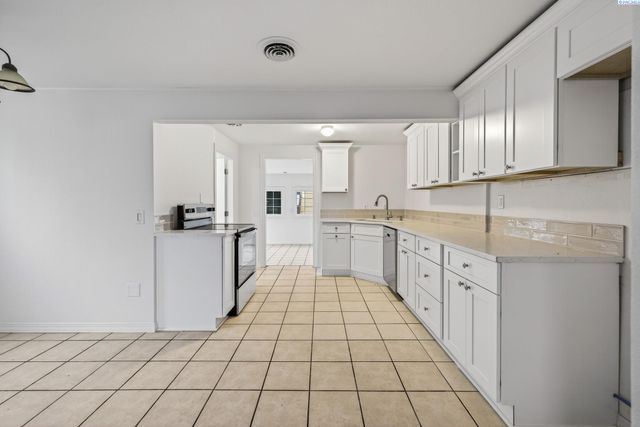 901 13th Street, Benton City, WA 99320