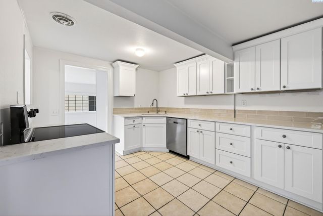 901 13th Street, Benton City, WA 99320