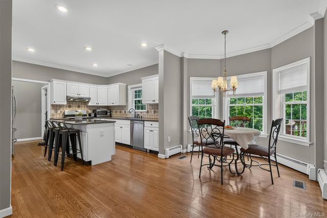 1 Stonefield Court, Cortlandt Manor, NY 10567