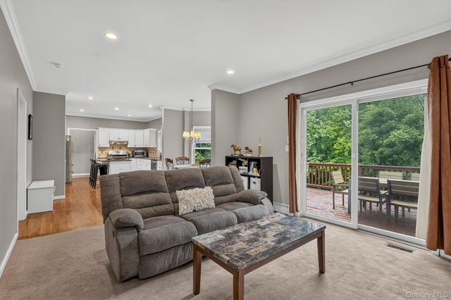 1 Stonefield Court, Cortlandt Manor, NY 10567