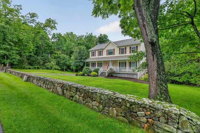 1 Stonefield Court, Cortlandt Manor, NY 10567