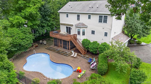 1 Stonefield Court, Cortlandt Manor, NY 10567